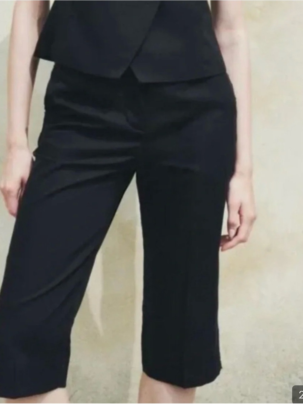 ZARA Black Womens bermuda shorts linen blend raw hem L
